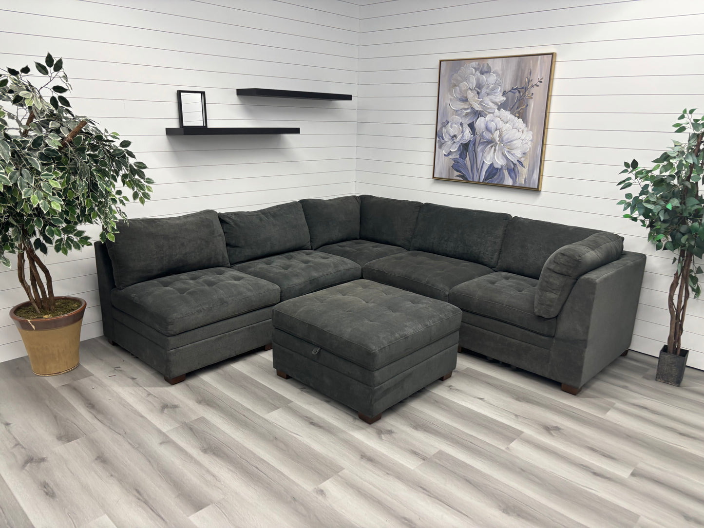Charcoal Thomasville Tisdale Six Piece Modular Sectional