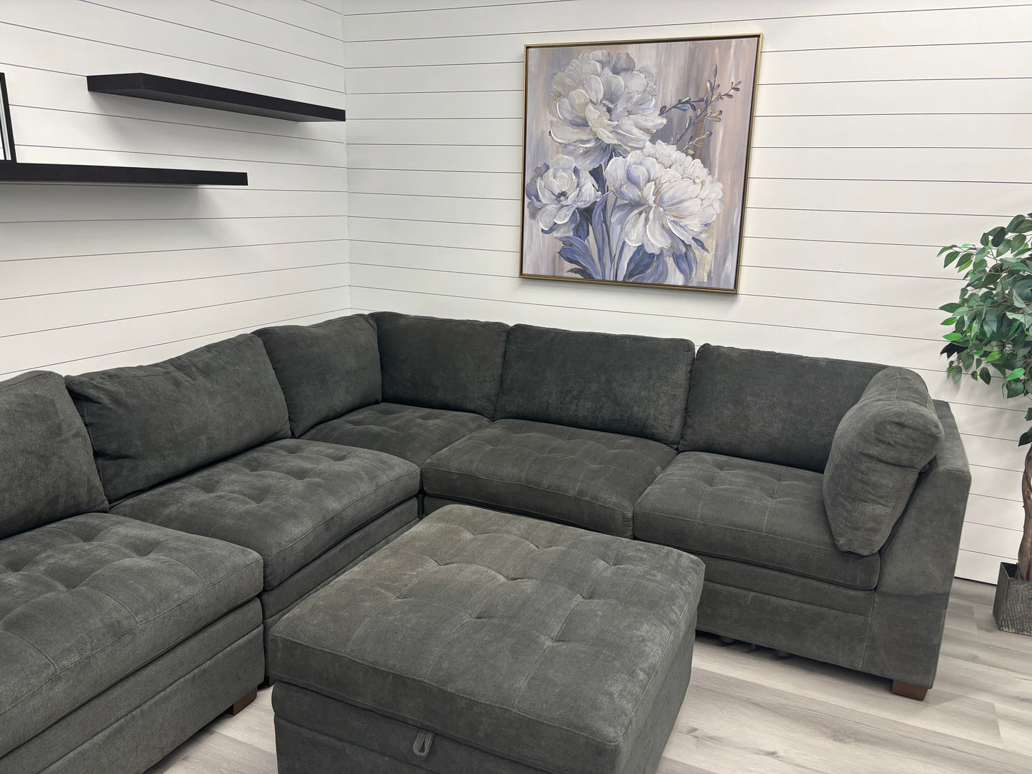 Charcoal Thomasville Tisdale Six Piece Modular Sectional