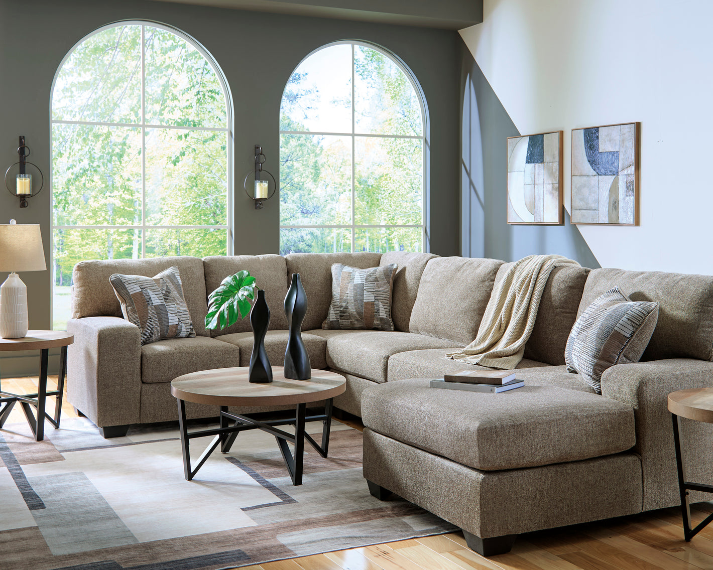 Newellen U-Shape Sectional