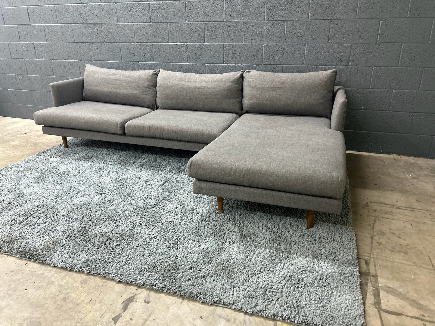 Article Burrard Sectional