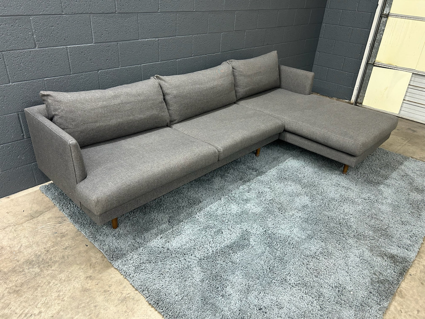 Article Burrard Sectional