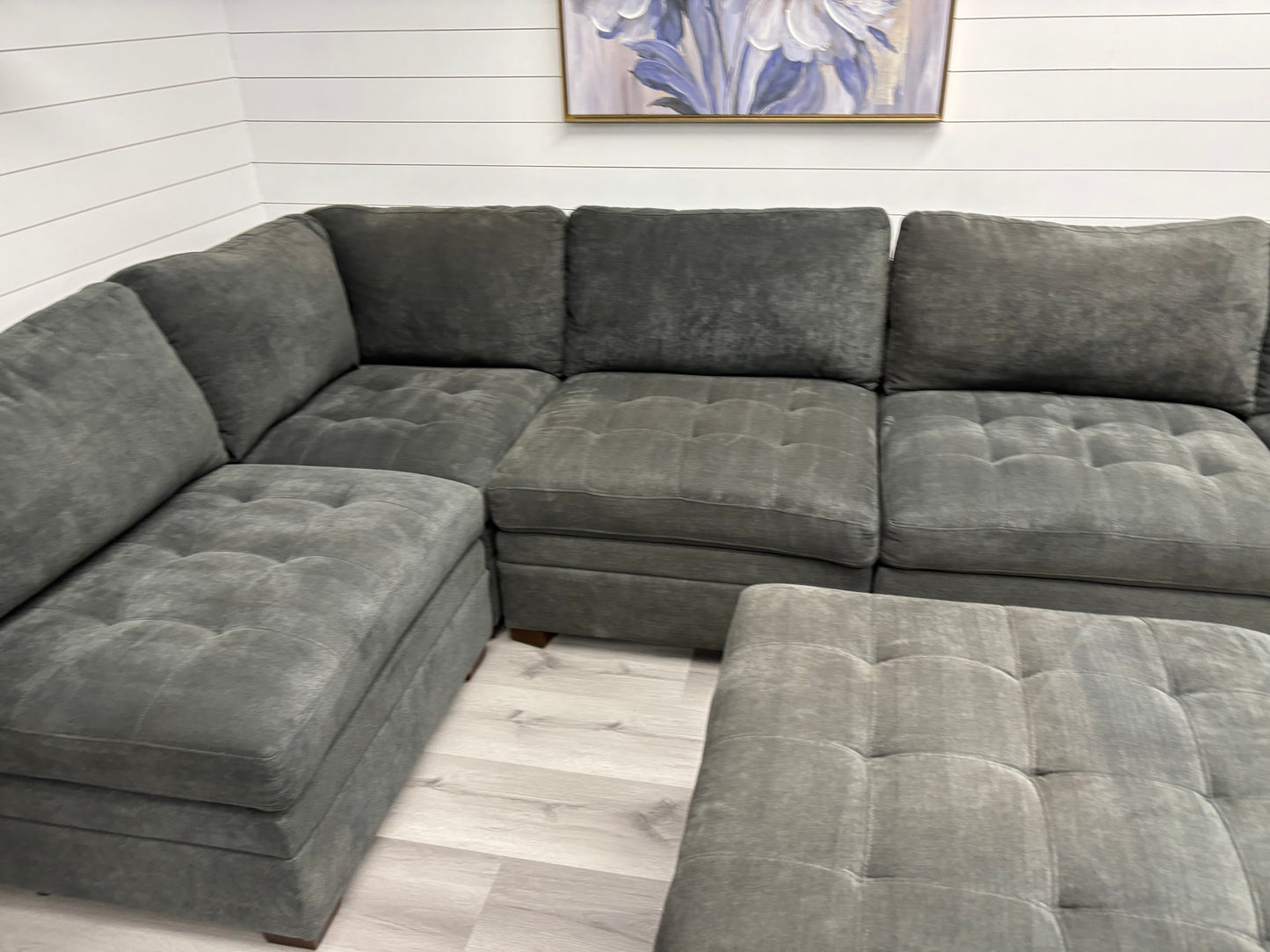 Charcoal Thomasville Tisdale Six Piece Modular Sectional