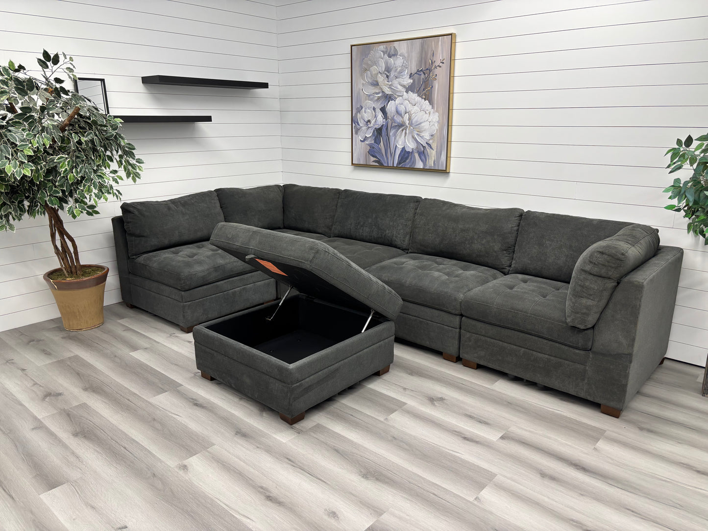 Charcoal Thomasville Tisdale Six Piece Modular Sectional