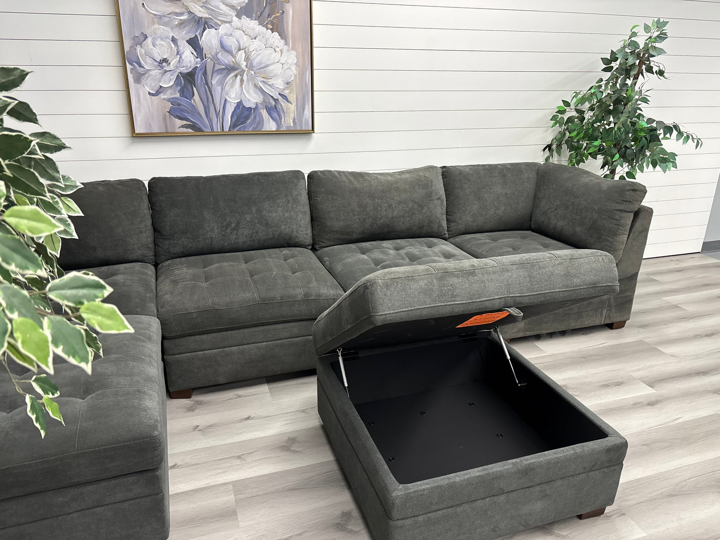 Charcoal Thomasville Tisdale Six Piece Modular Sectional